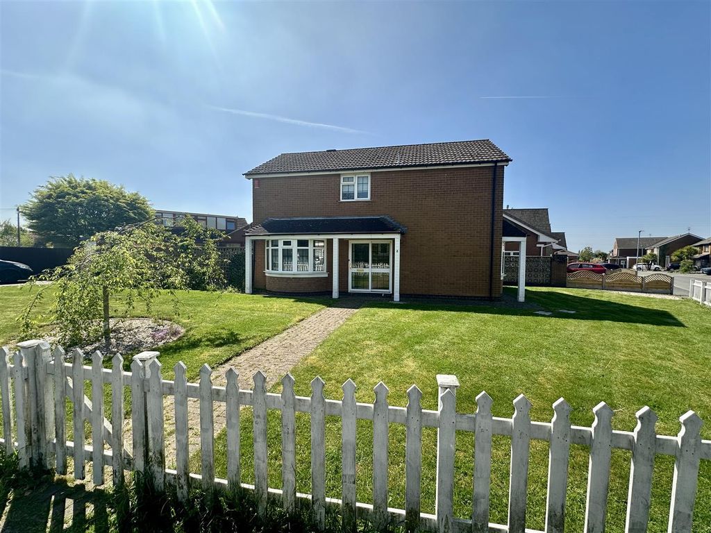 Property photo 1 of 32