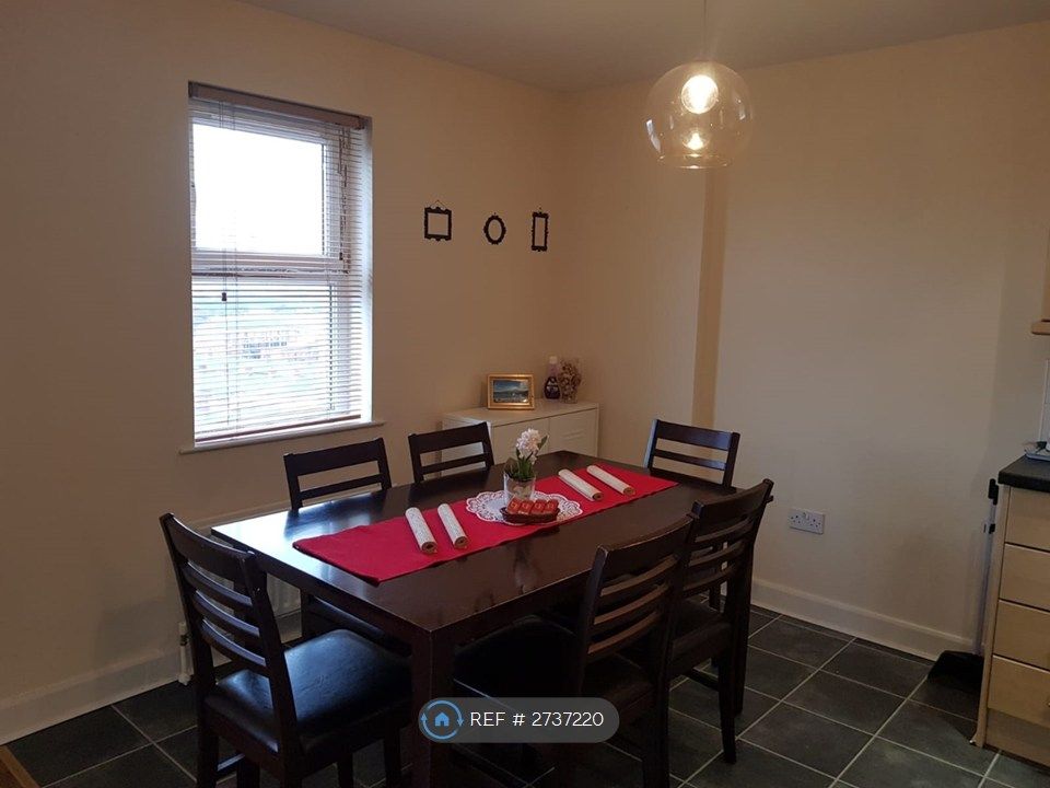 Property photo 2 of 9 Kitchen