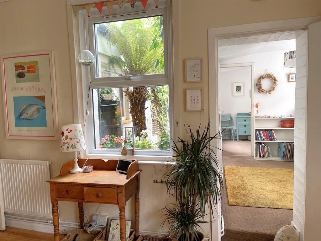 Property photo 2 of 39 Interior Moments