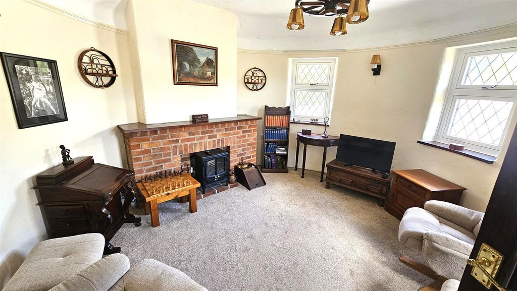 Property photo 3 of 10 Futher Living Room.Jpg