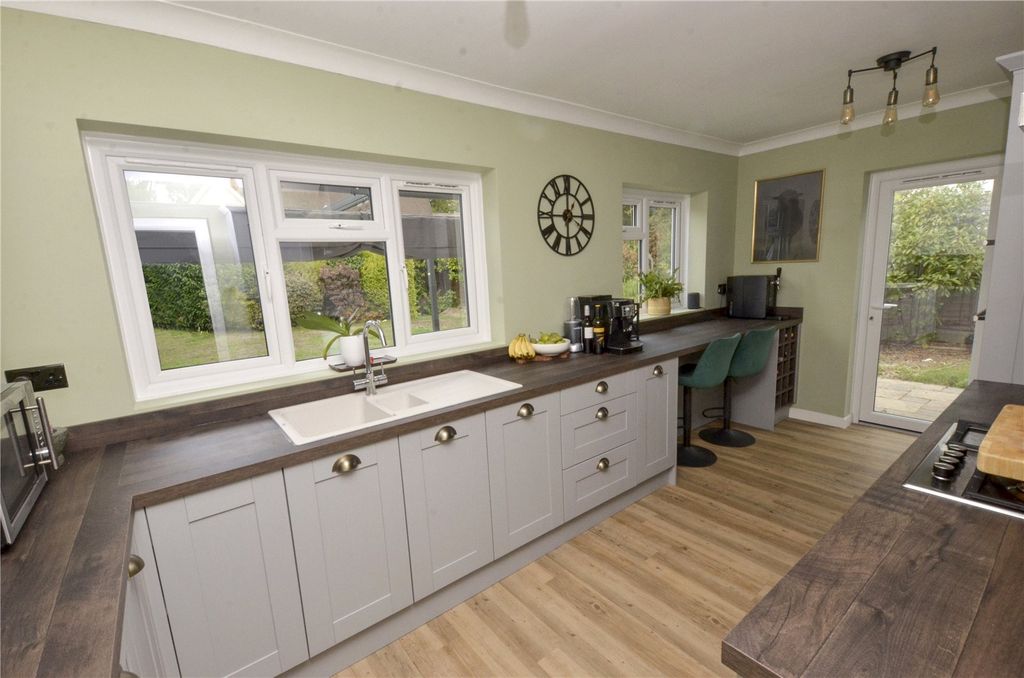 Property photo 3 of 21 Kitchen