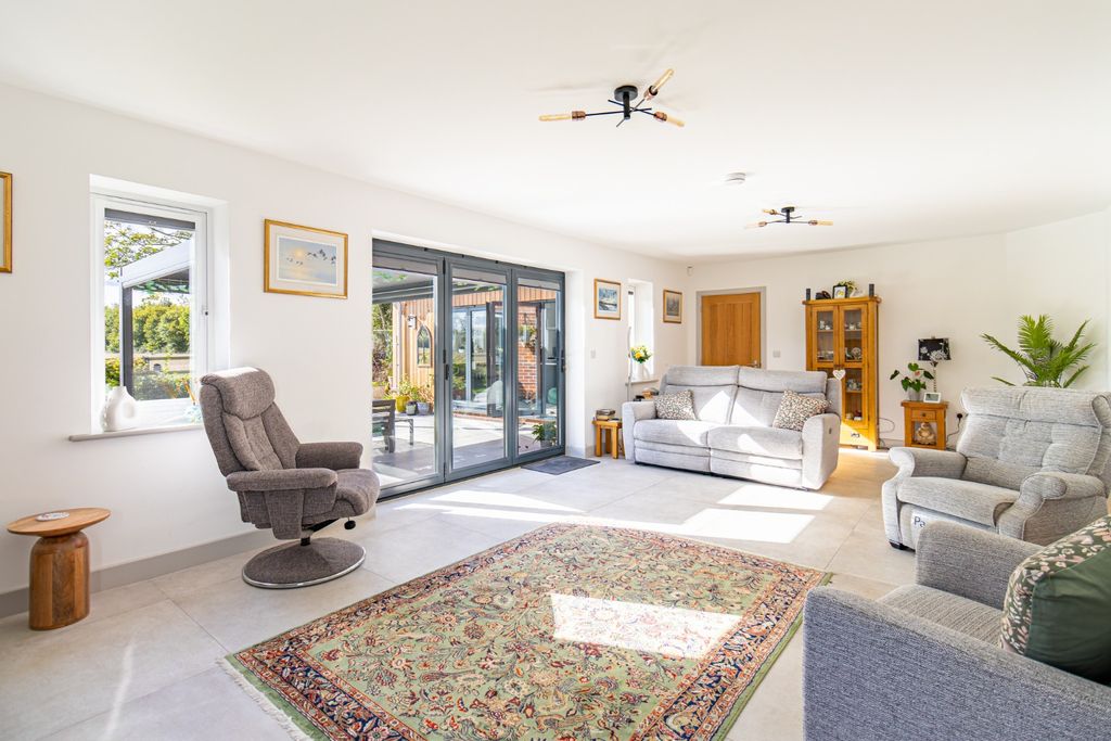 Additional image 15 of 4 bed detached bungalow for saleOak Tree Meadow, Dereham NR19
