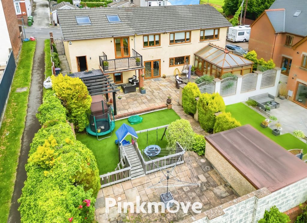 Property photo 1 of 34