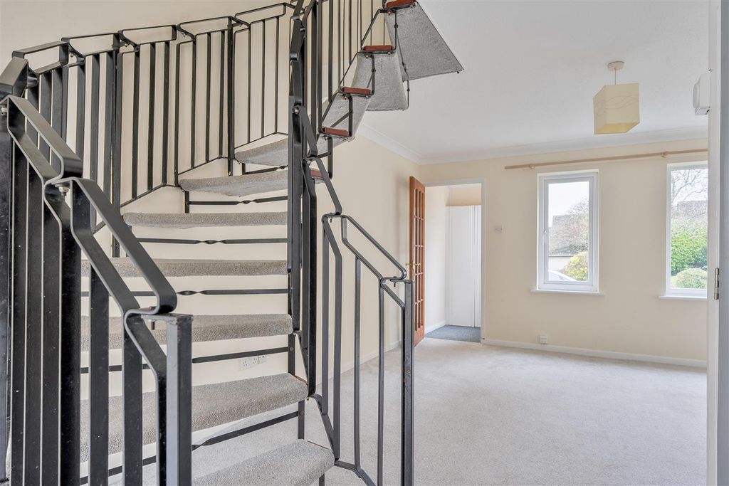 Property photo 3 of 16 Elizabeth Close Stairs.Jpg