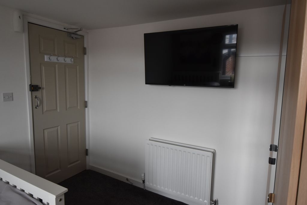 Property photo 2 of 3