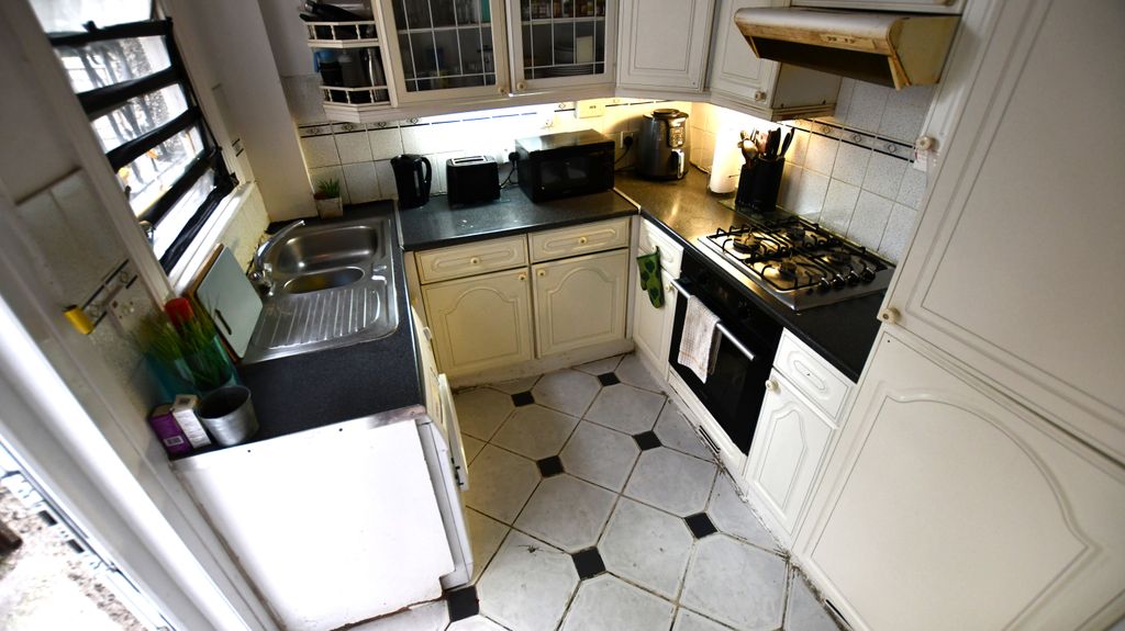 Property photo 3 of 8 Dsc_5457