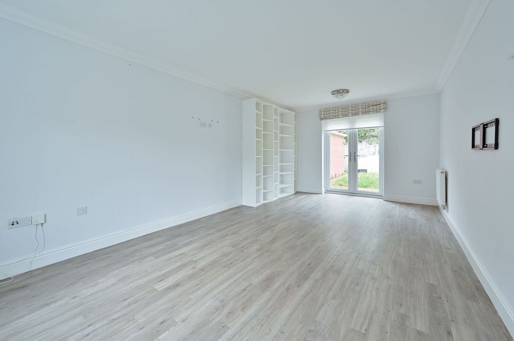 Property photo 1 of 38