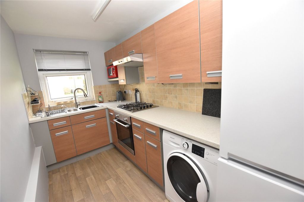 Property photo 3 of 10 Picture No. 13