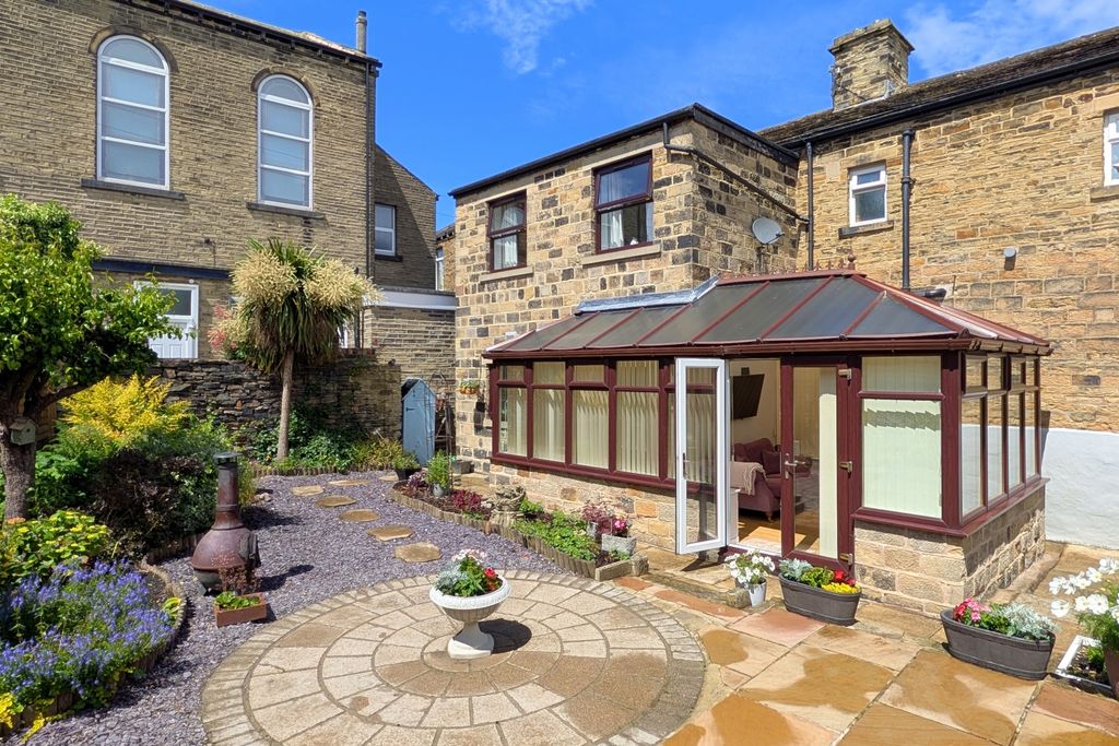 Property photo 1 of 20 Horsley Fold Ewemove Brighouse (15)