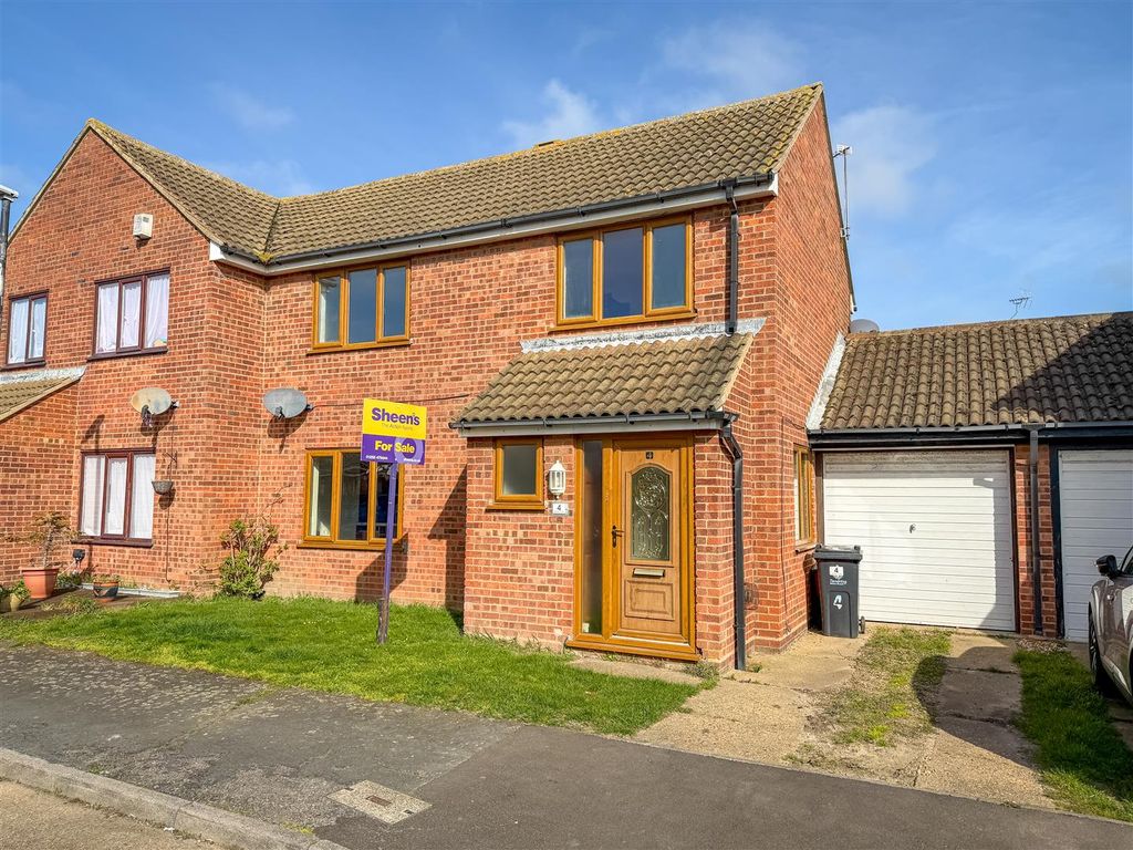 Property photo 1 of 16 Outside - Front