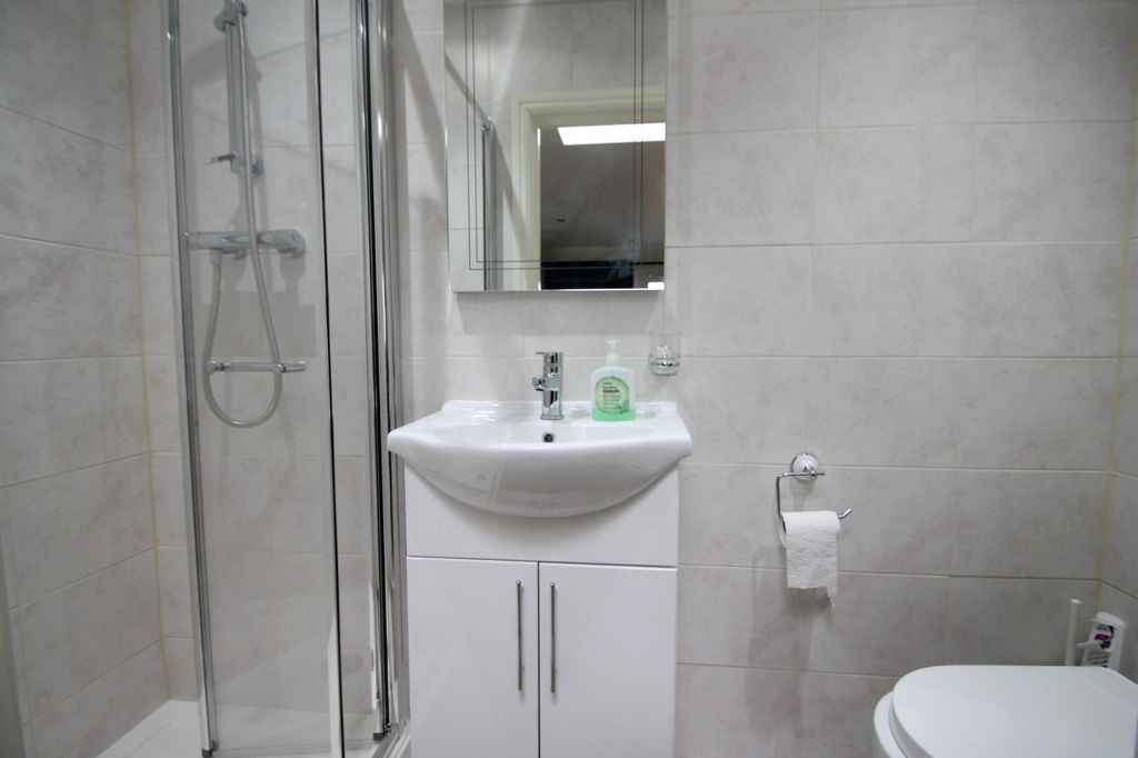 Property photo 2 of 4 Bathroom
