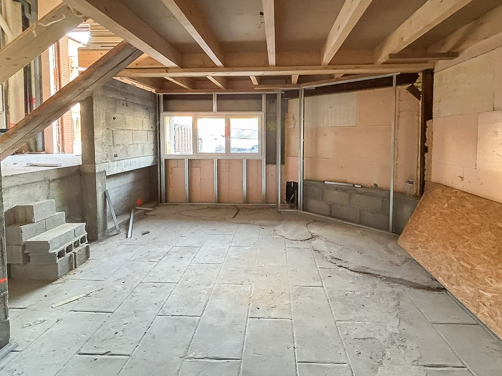 Property photo 3 of 4