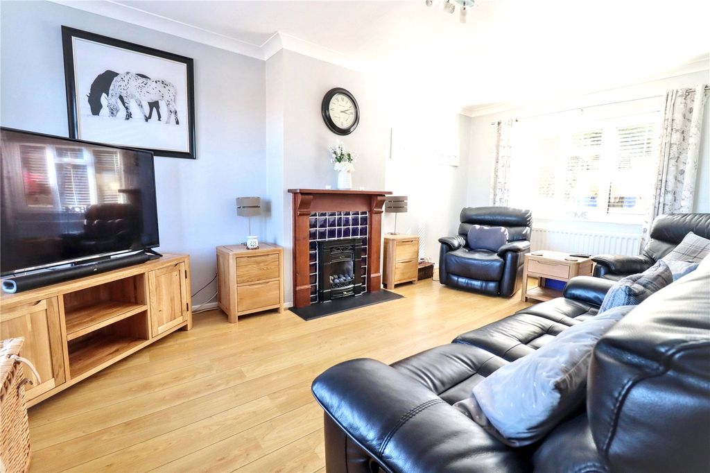 Property photo 3 of 13 Picture No. 10