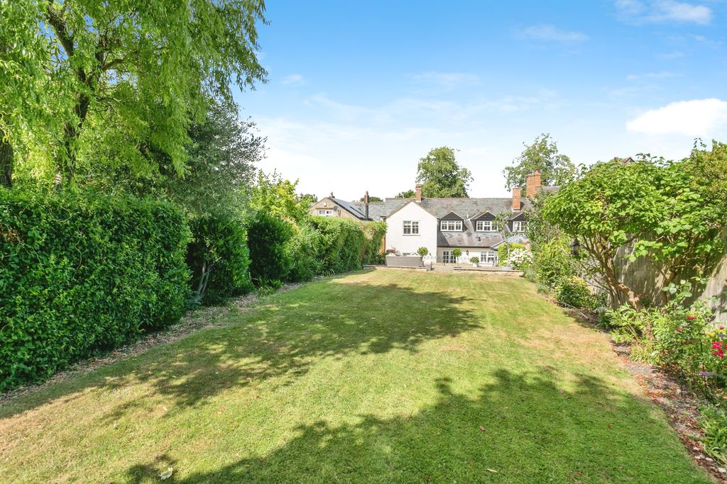 Property photo 2 of 20