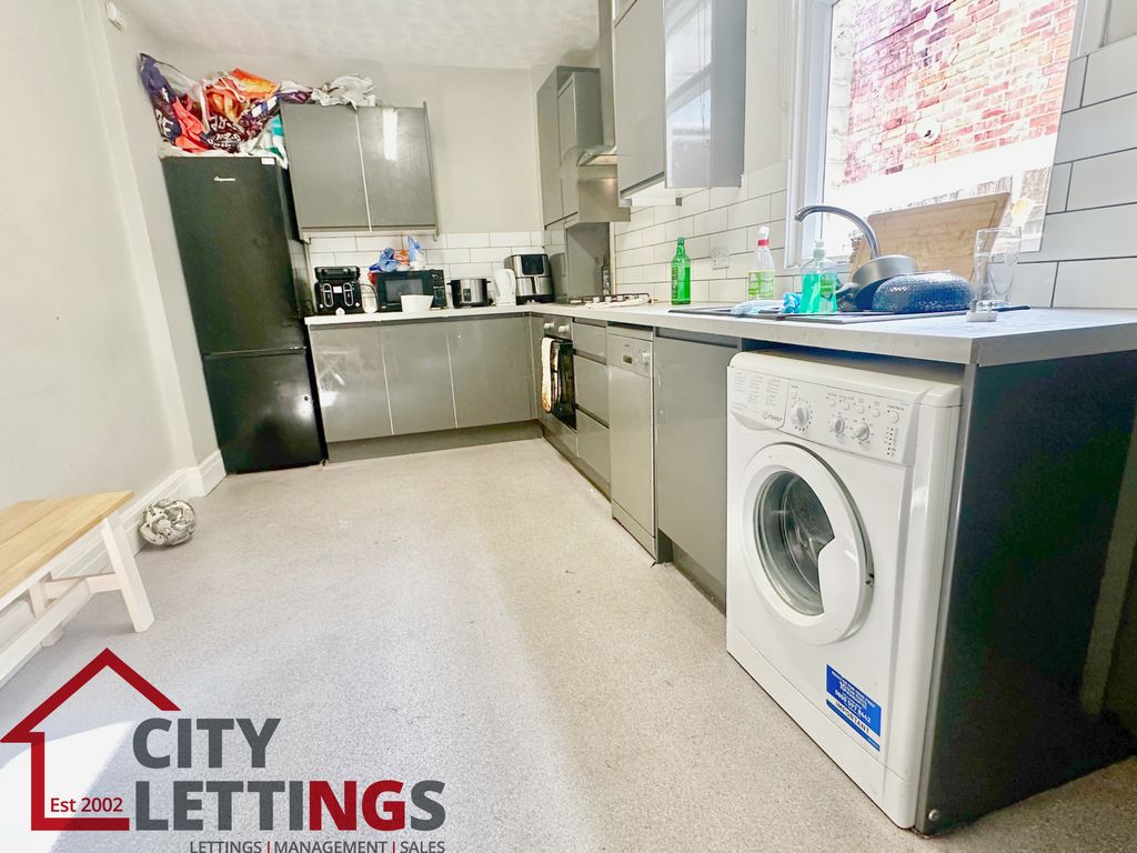 Property photo 3 of 18 Img_4092