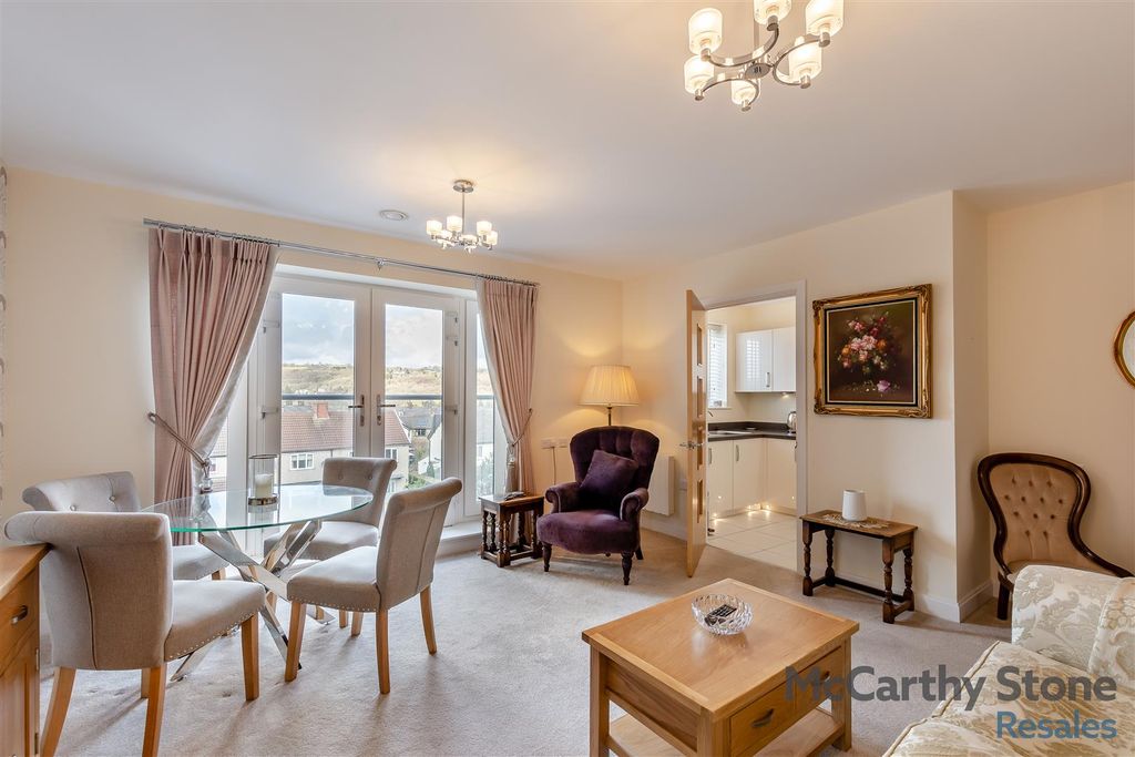 Property photo 1 of 20 8639913-Interior02.Jpg