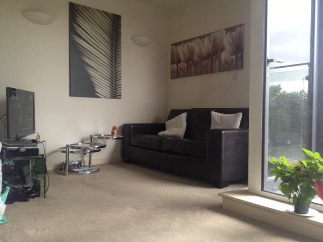 Property photo 3 of 11 Living Room
