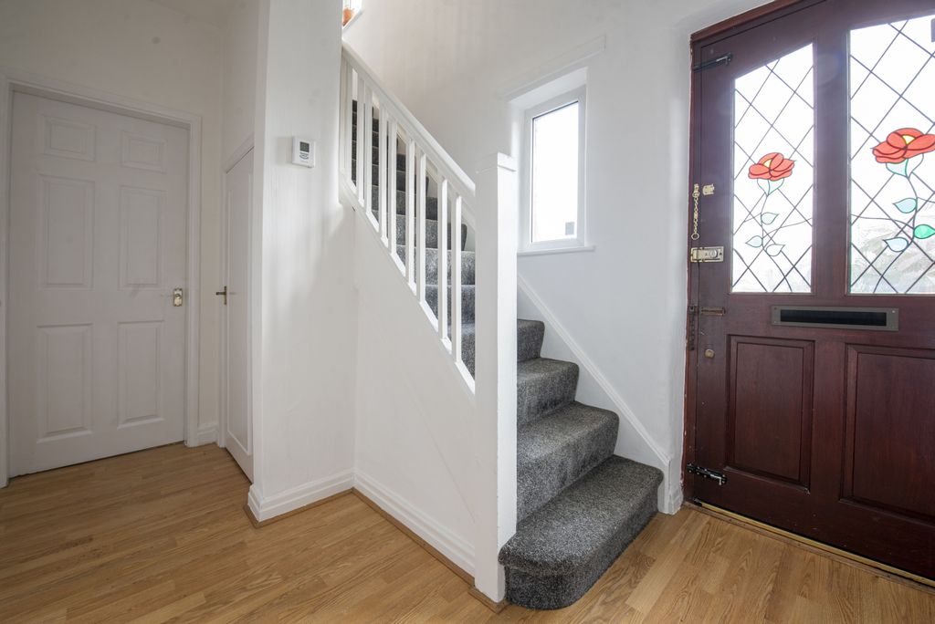 Property photo 3 of 19 Gallery