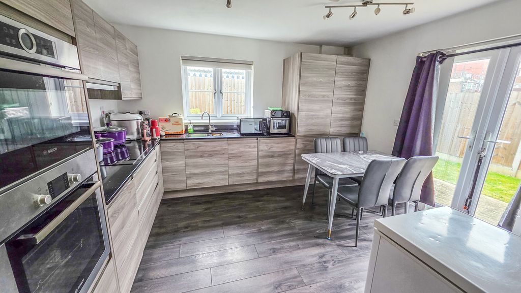 Property photo 2 of 14 Picture No. 09