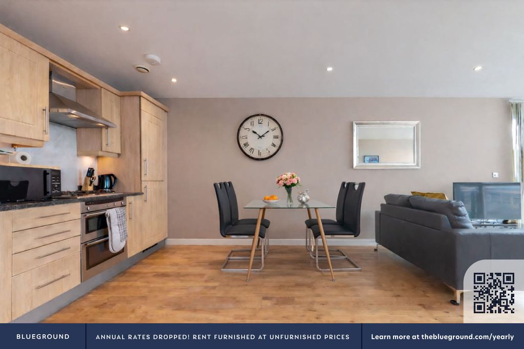 Property photo 3 of 14 Living Room