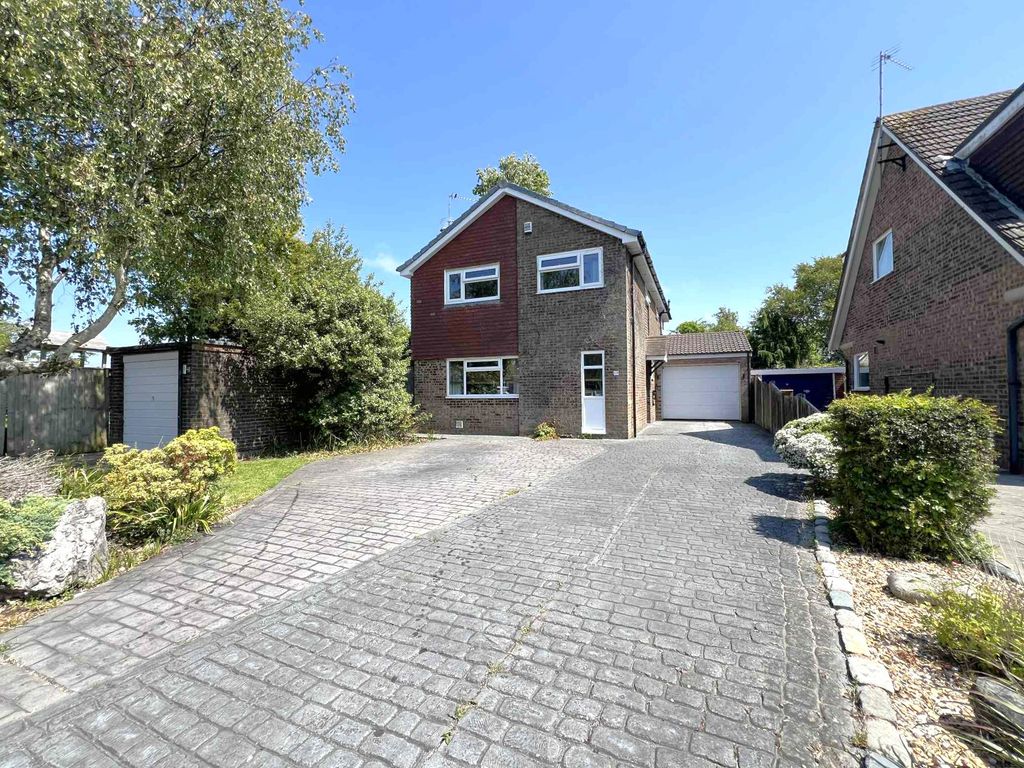 Property photo 1 of 28