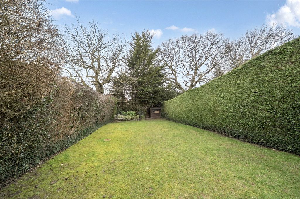 Property photo 2 of 19 Garden