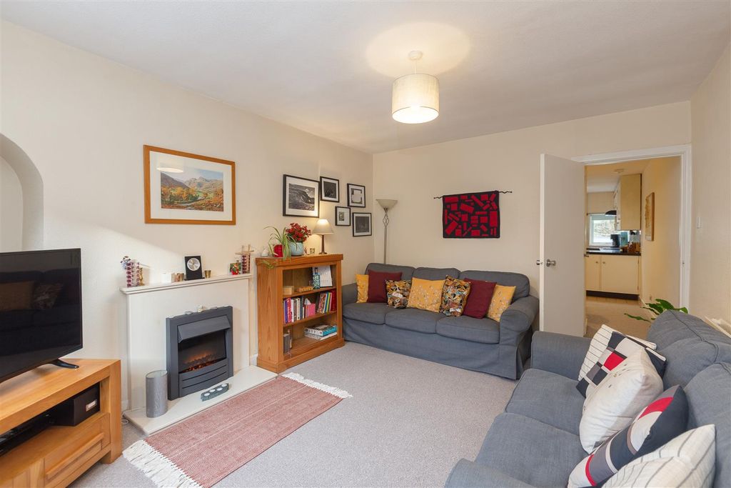 Property photo 3 of 20