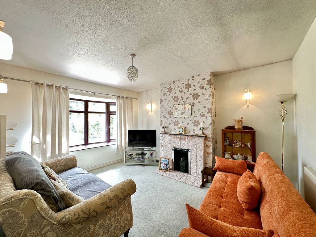 Property photo 3 of 22 Sitting Room