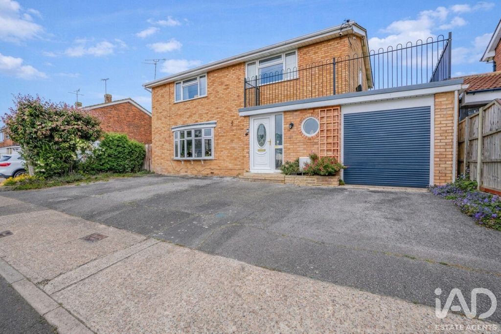 Property photo 1 of 28