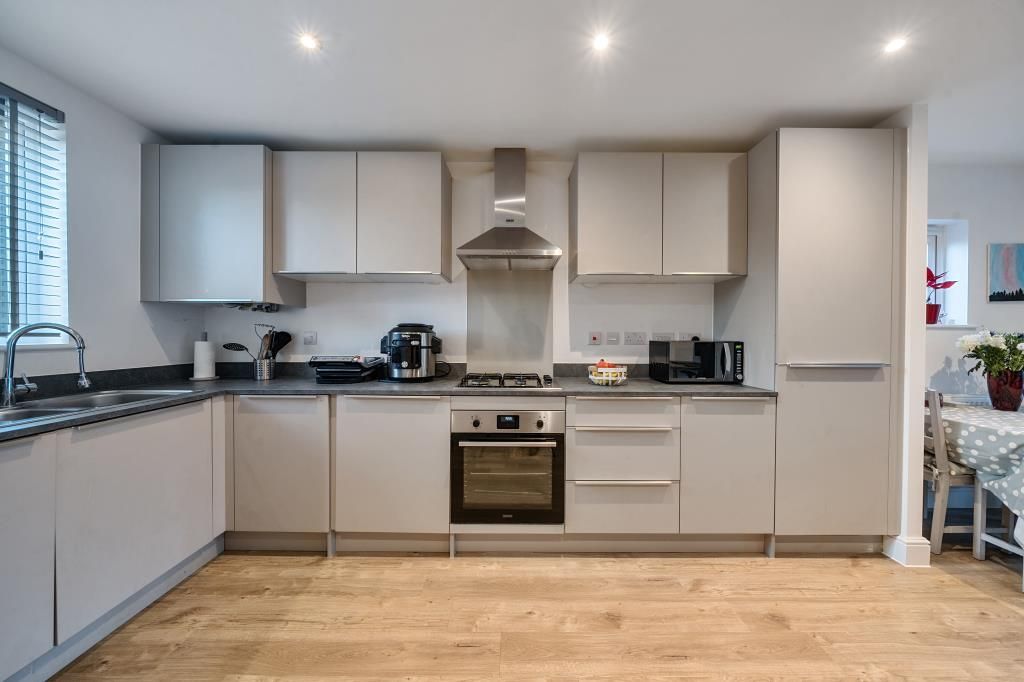 Property photo 2 of 20 Kitchen