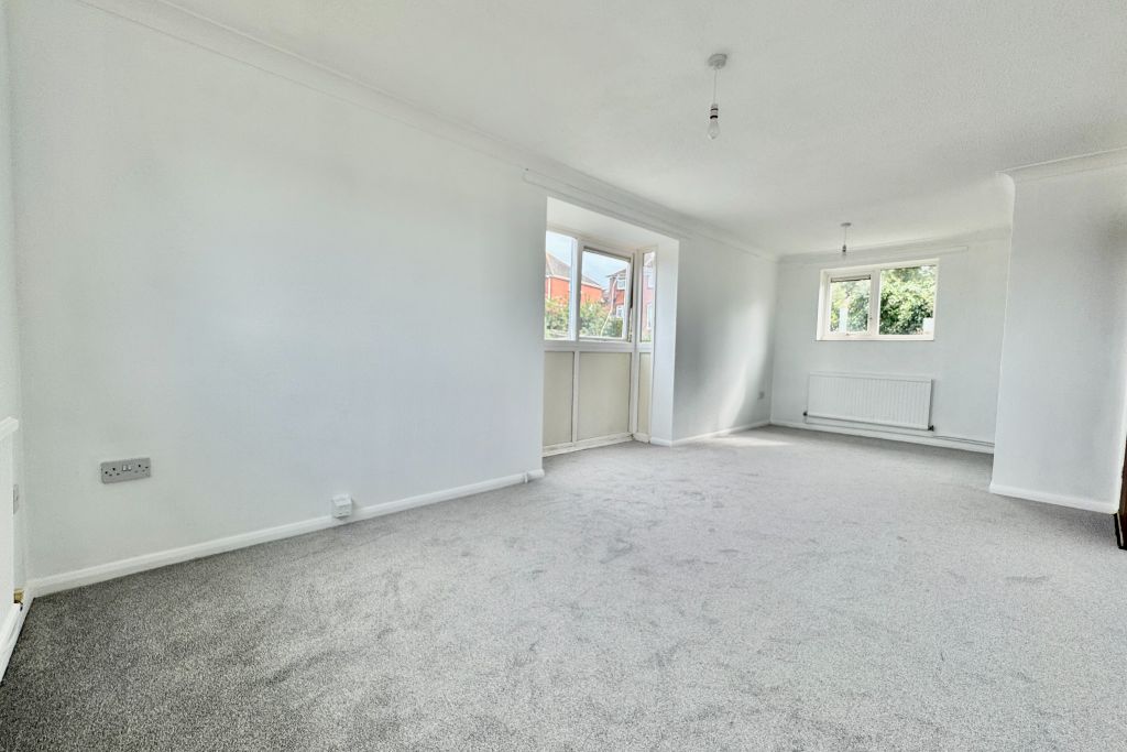 Property photo 3 of 9 Living Room