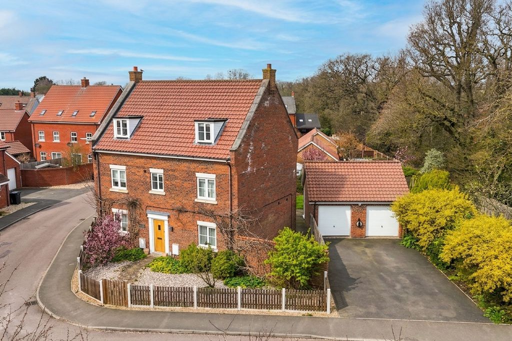 Property photo 1 of 44