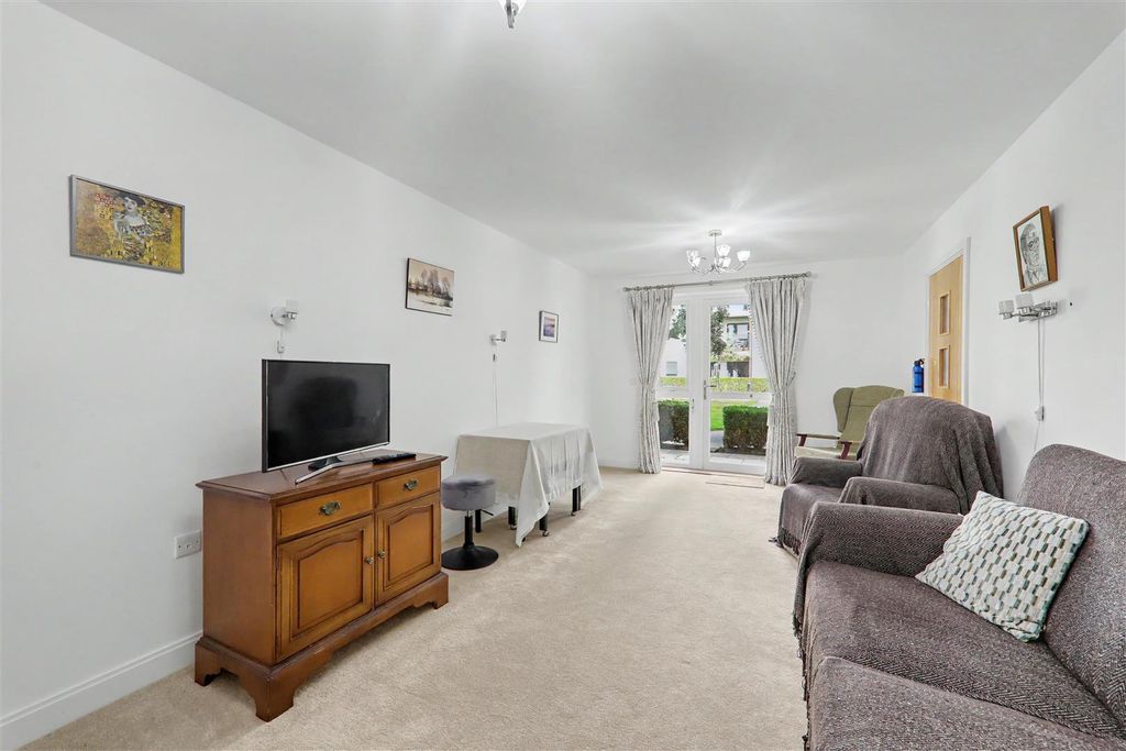 Property photo 2 of 13 Img_1369-Img_1371.Jpg