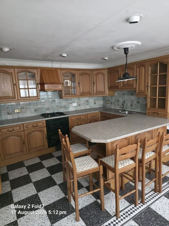 Property photo 1 of 4 6 Bed Flat To Rent Park Avenue, London N22 7Ex