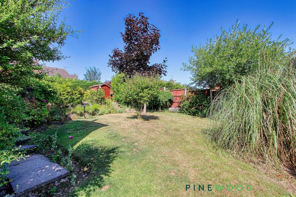 Property photo 3 of 28 Rear Garden