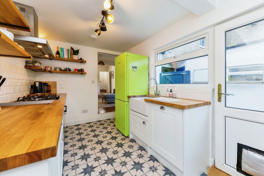 Property photo 2 of 16