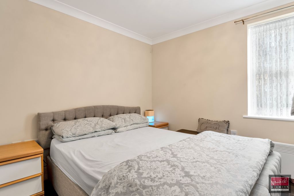 Property photo 3 of 12 Dsc00485