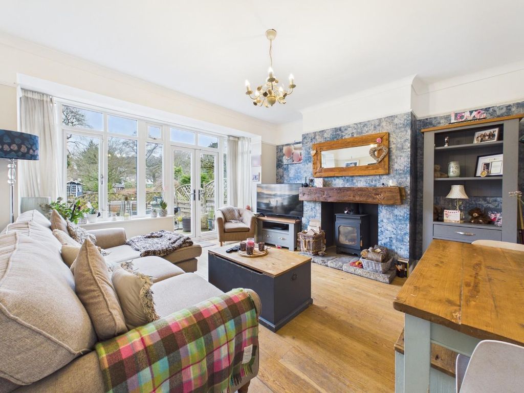 Property photo 3 of 17 Cam04899G0-Pr0301-Still004.Jpg