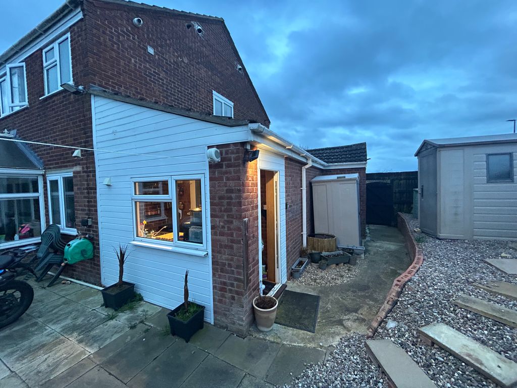 Property photo 1 of 7 Cover