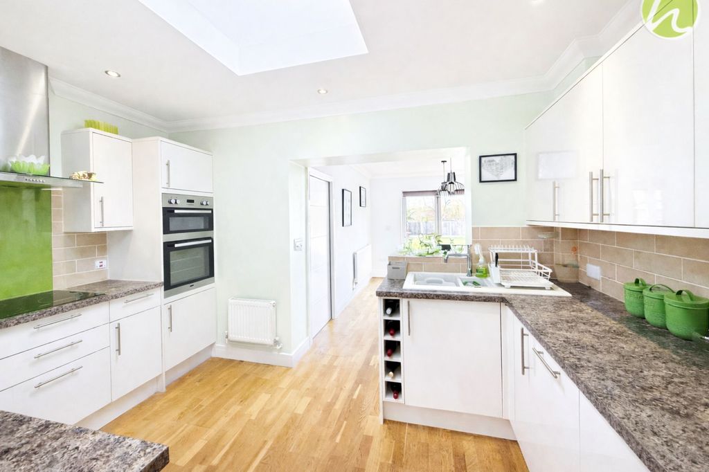 Property photo 3 of 19