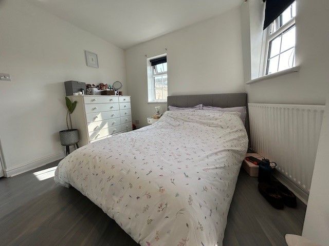 Property photo 3 of 10 Bedroom 2