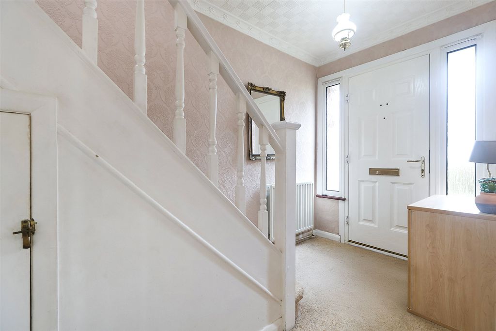 Property photo 2 of 13 Hallway
