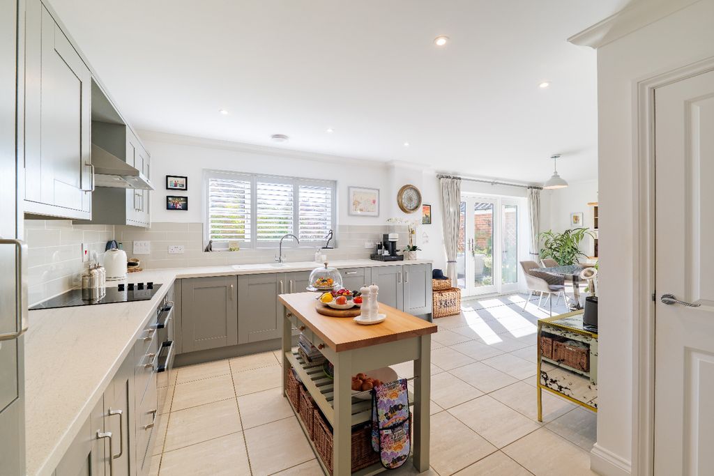 Property photo 3 of 28 5282629