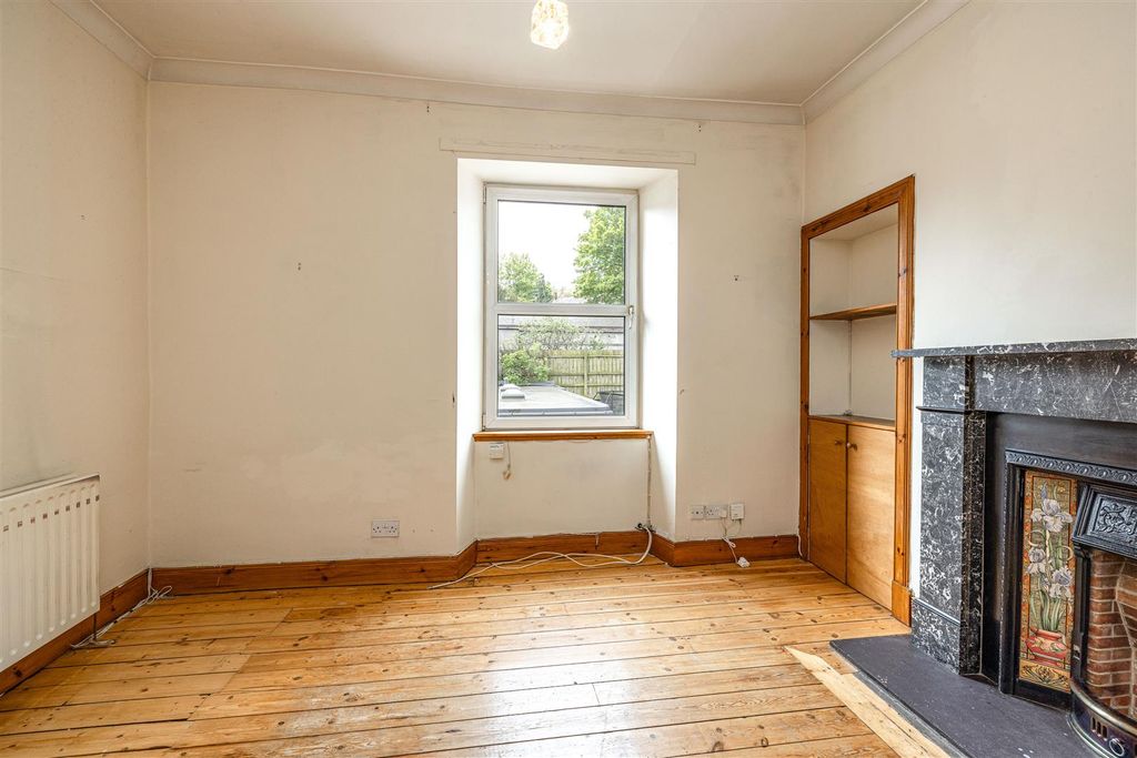 Property photo 3 of 20 8 St John St Galashiels 14.Jpg