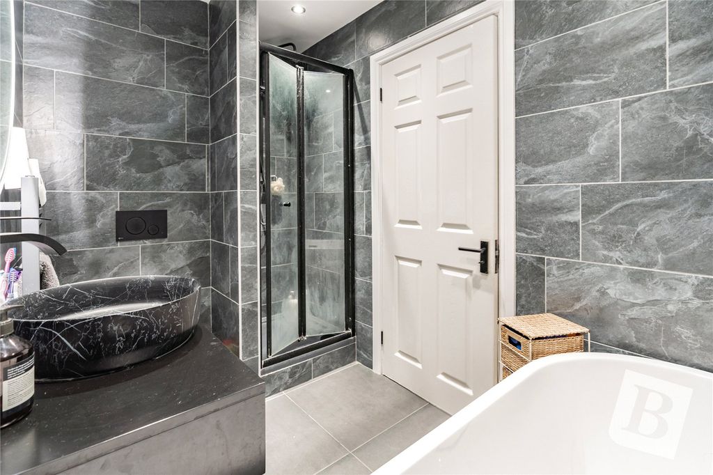 Property photo 3 of 13 Bathroom