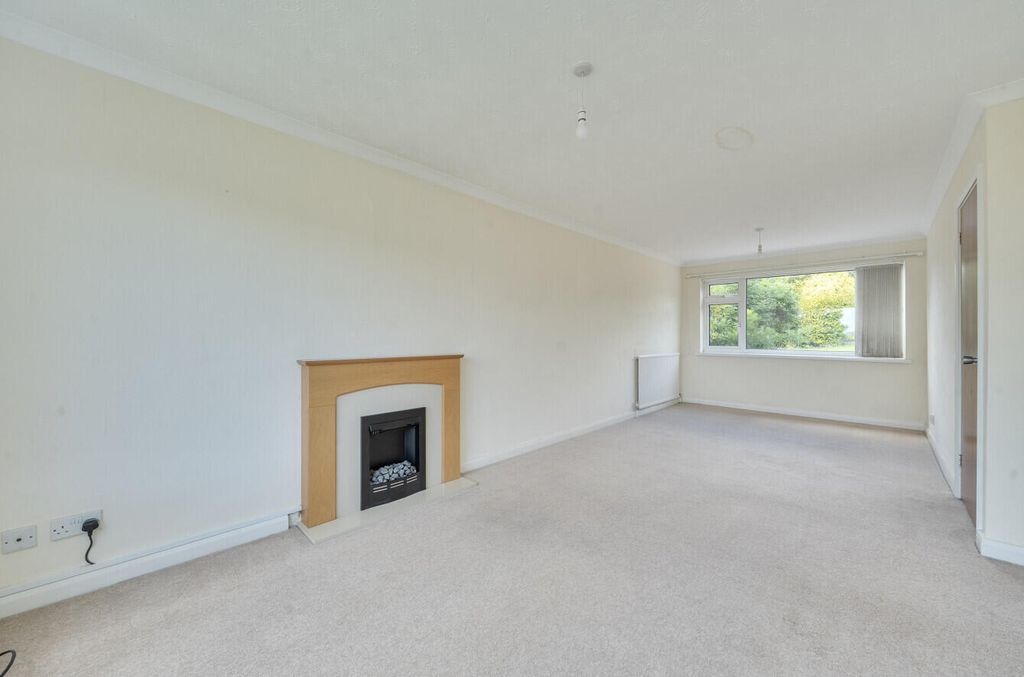 Property photo 3 of 16 Living Room