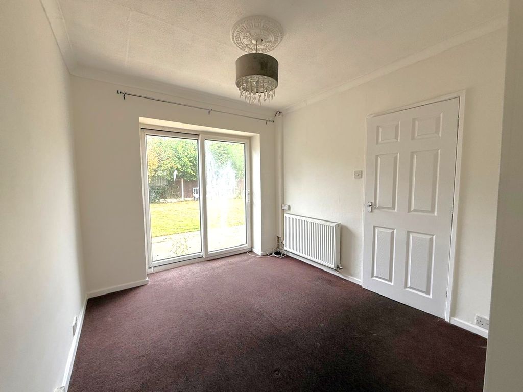 Property photo 3 of 13 Dining Area