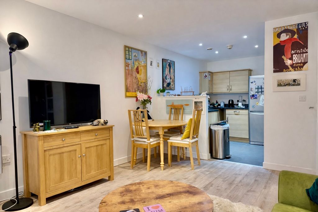 Property photo 3 of 8 Photo #3