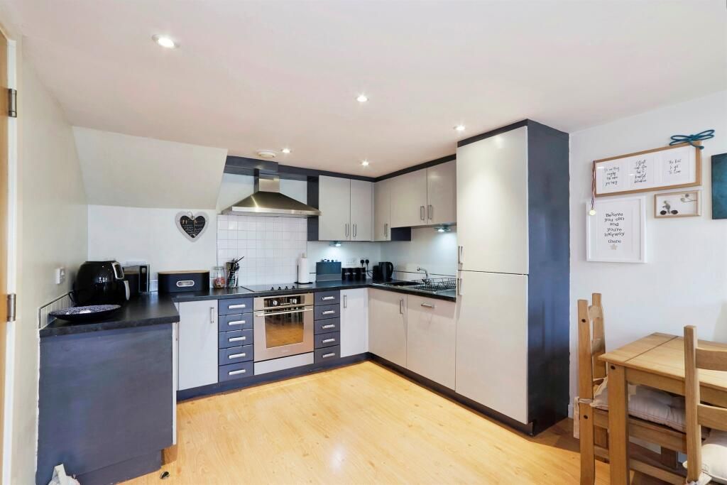 Property photo 3 of 11 Image