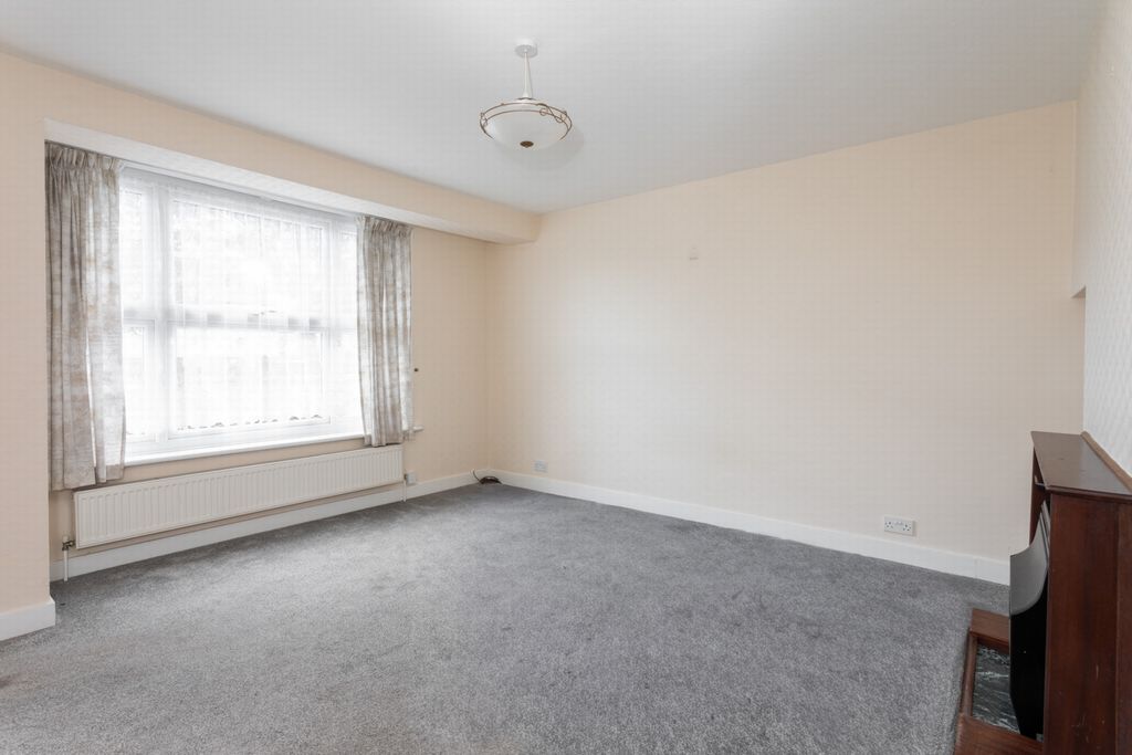 Property photo 3 of 12 Sitting Room